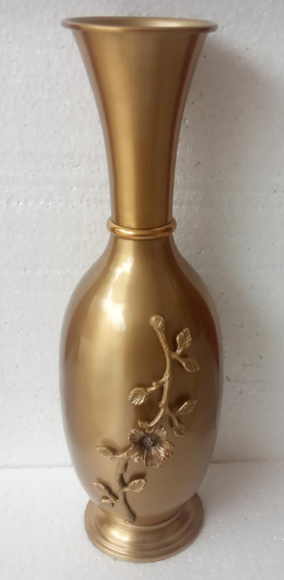 988. Sankalan Art Gallery Flower Vase, metallic, brass finish