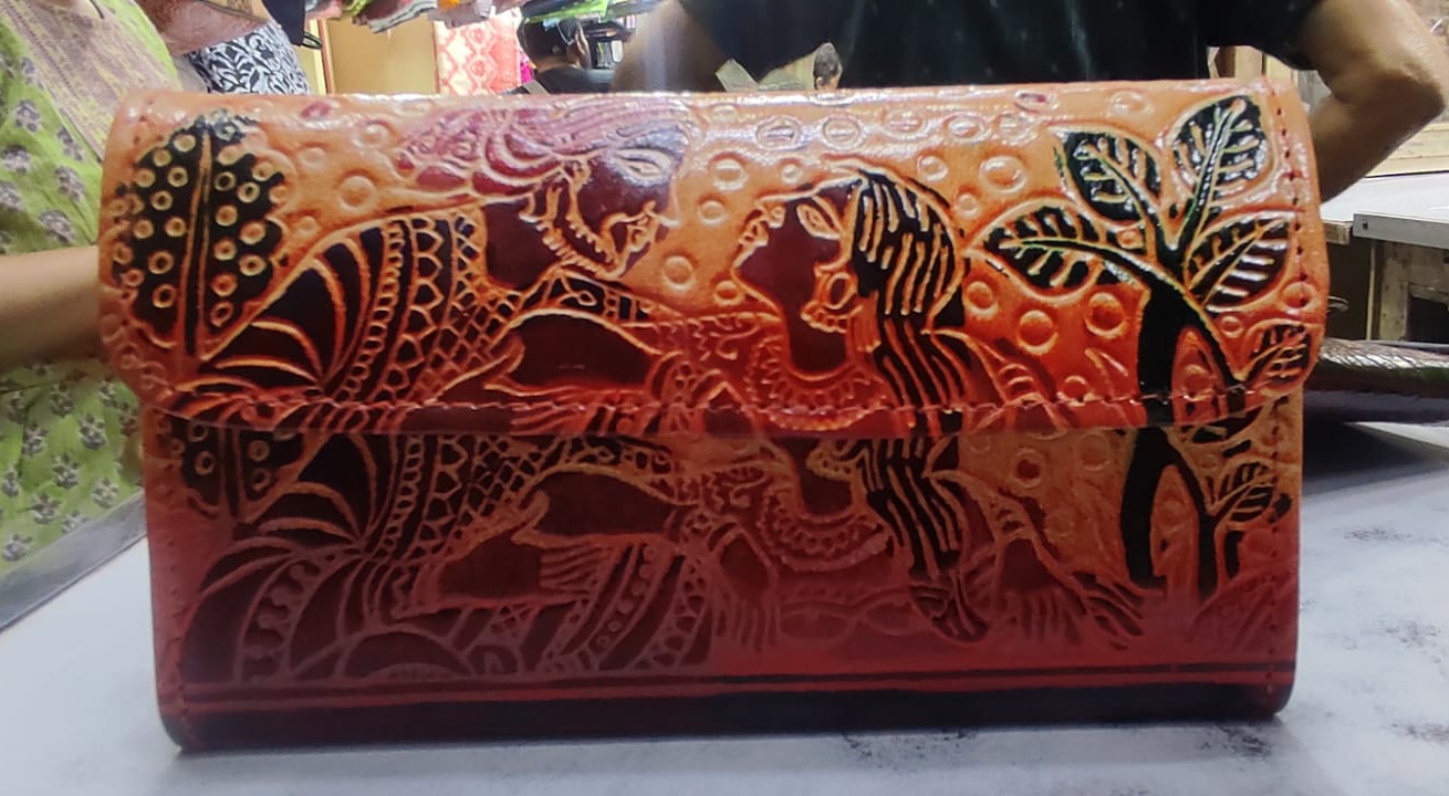 Shantiniketan leather hand batik Handcrafted, Traditional  colour Very Size – Sankalan Art Gallery